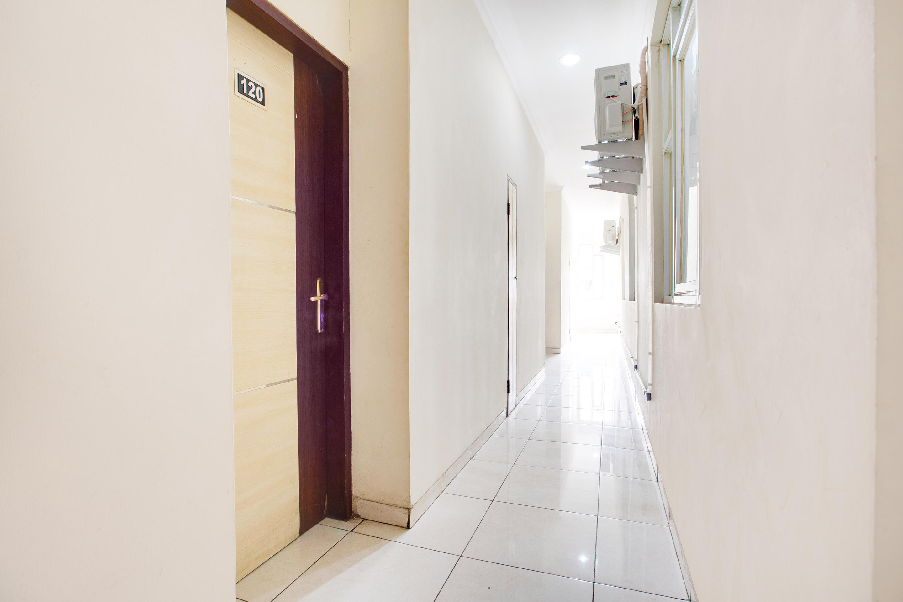 Reddoorz @ Hotel Arimbi Dewi Sartika Baru Bandung Luaran gambar